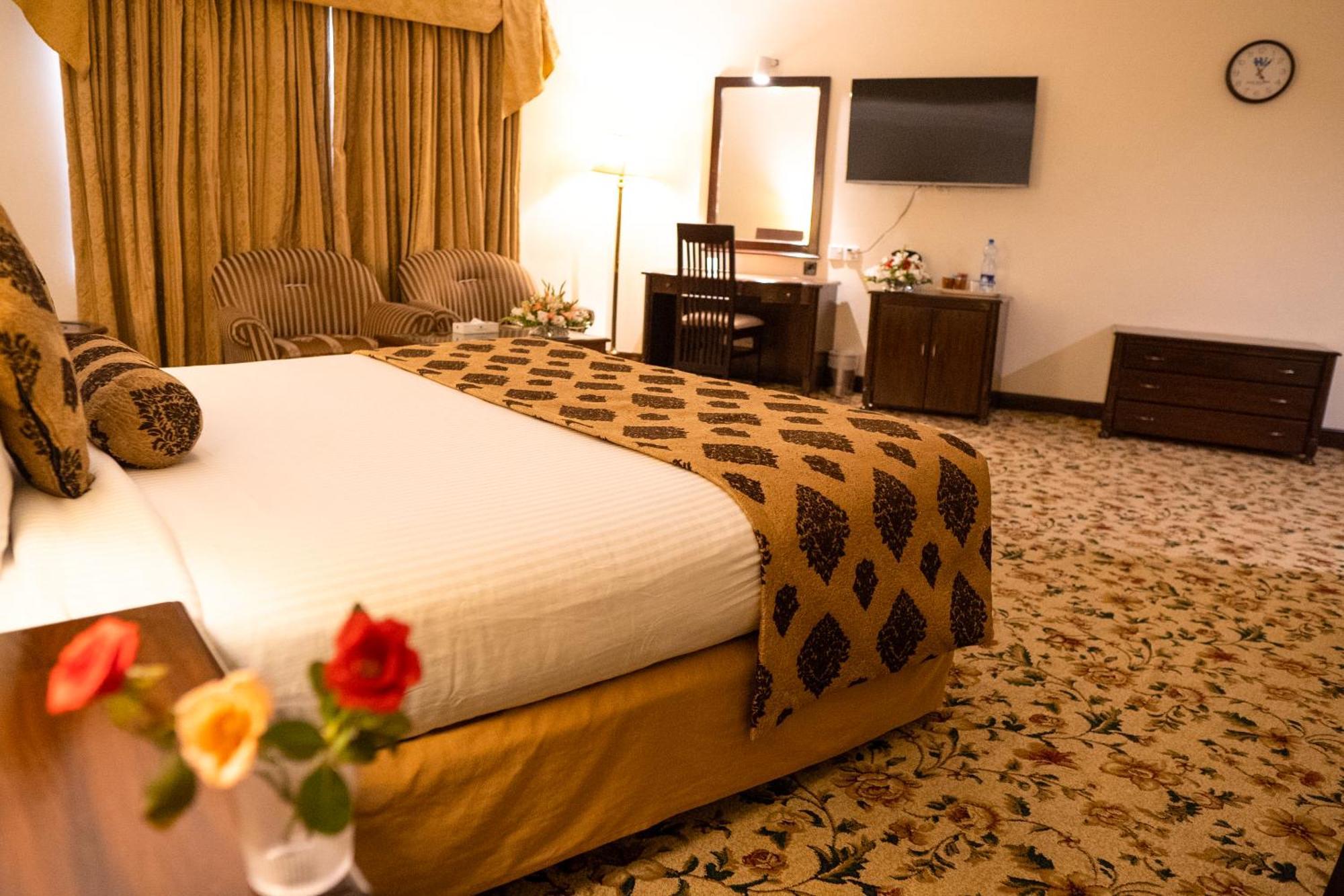 Hotel Hillview Islamabad Exterior photo